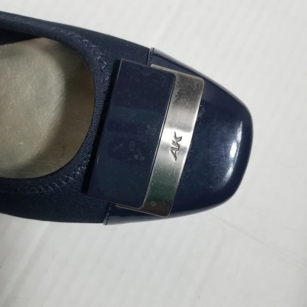 ANNE KLEIN SMALL WEDGE BLUE SHOE SIZE 6.5